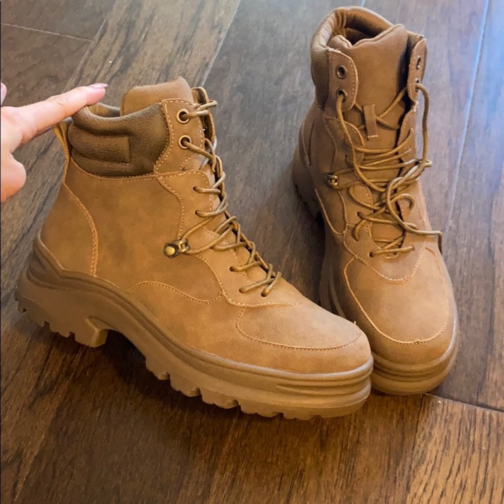 Combat boots